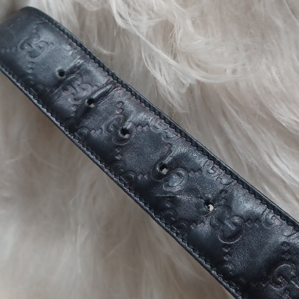 Gucci Black Leather Belt with Gold Buckle - Picture 7 of 16